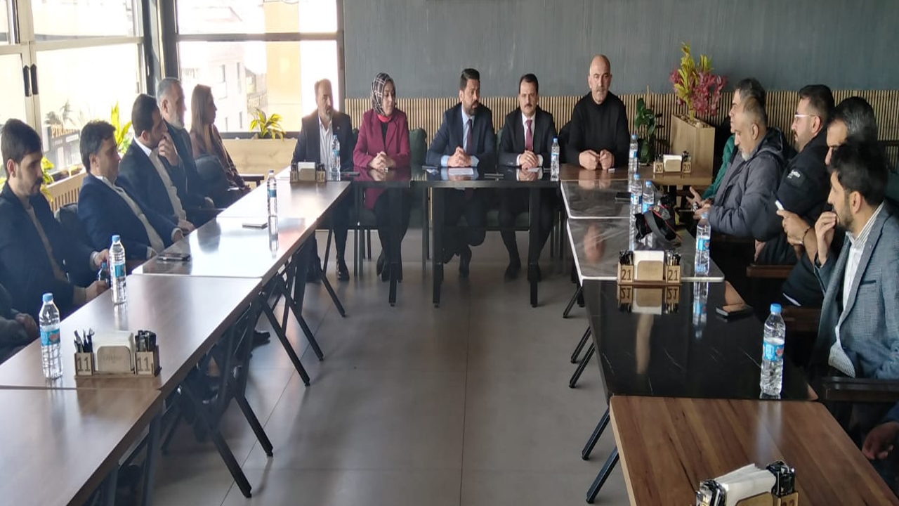 Ak Parti Il Başkanı1