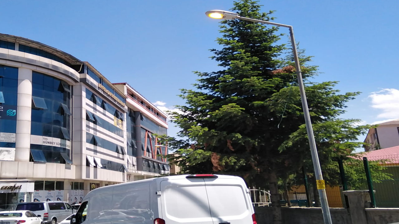 Sokak Lambaları Gündüz1