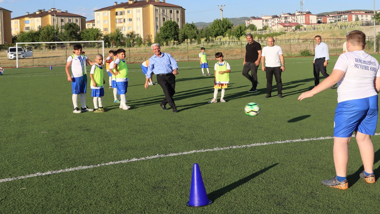 Genç Futbol Okulu1