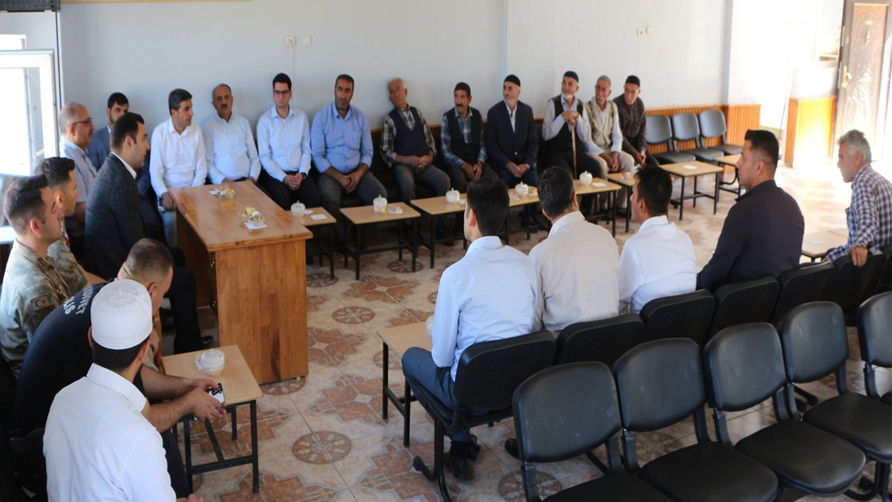 Karlıova Kaymakamı1