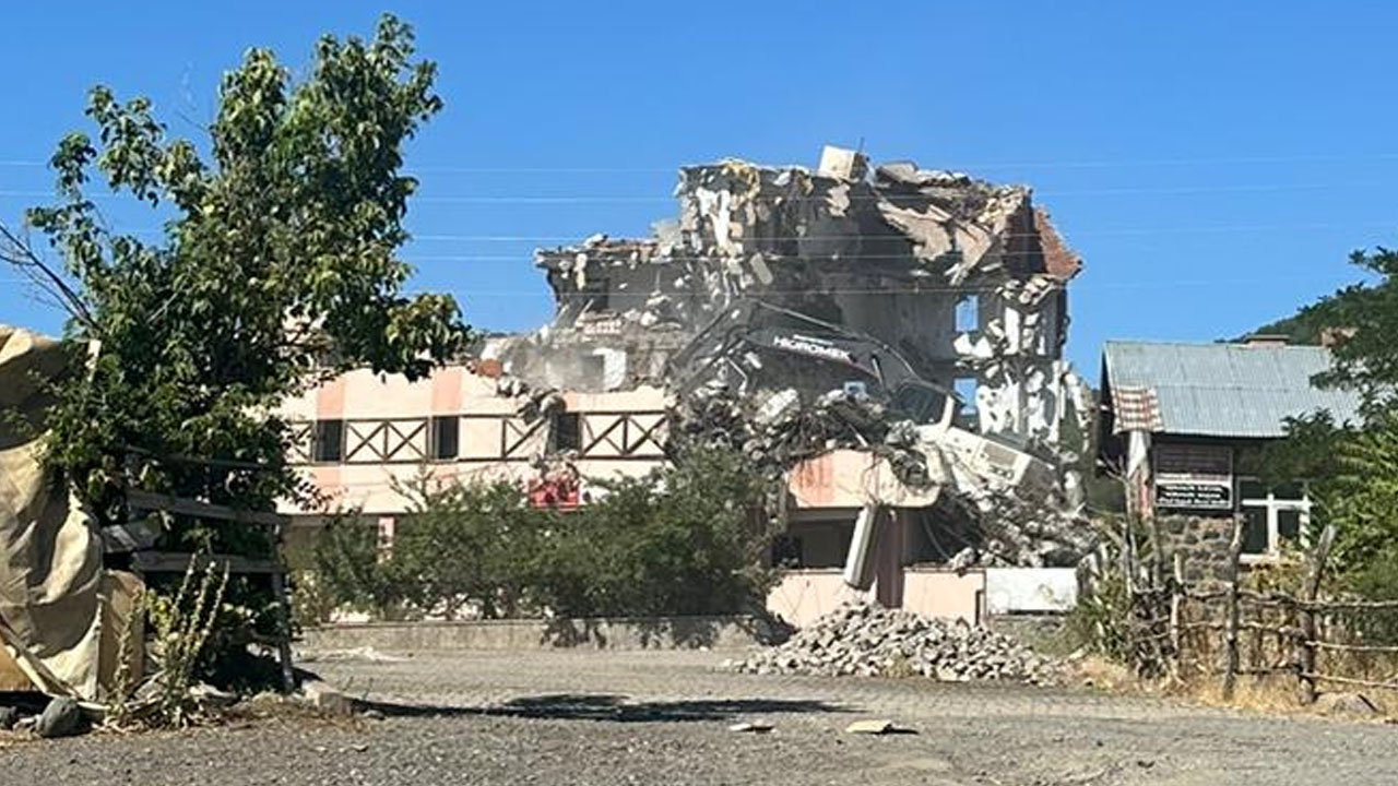 Yolçatı Kayakevi Yıkıldı1