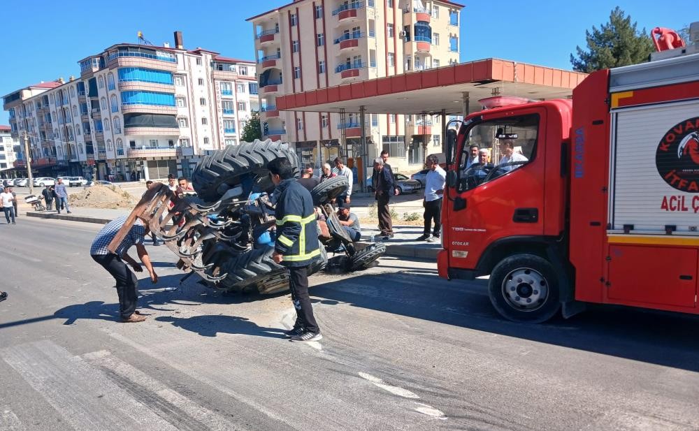 Bi̇ngöl Elaziğ Yolunda Kaza (2)