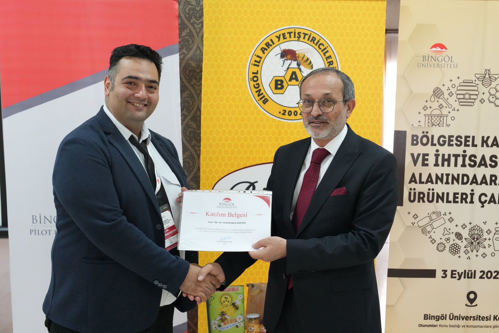 Bi̇ngöl Üni̇versi̇tesi̇ Aricilik Çaliştayi (2)