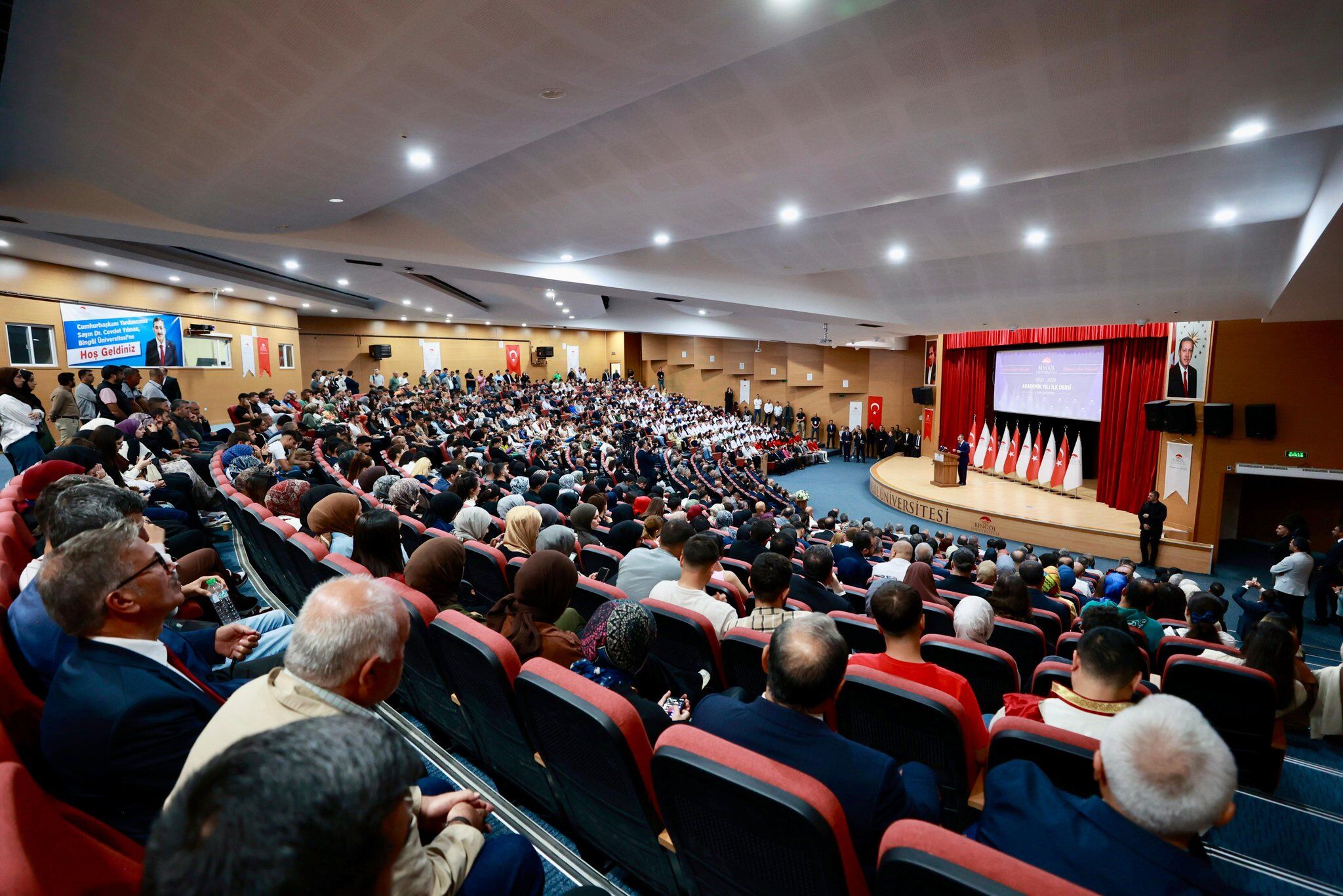 Cevdet Yilmaz Üni̇versi̇te Akademi̇k Yili Açilişi (2)