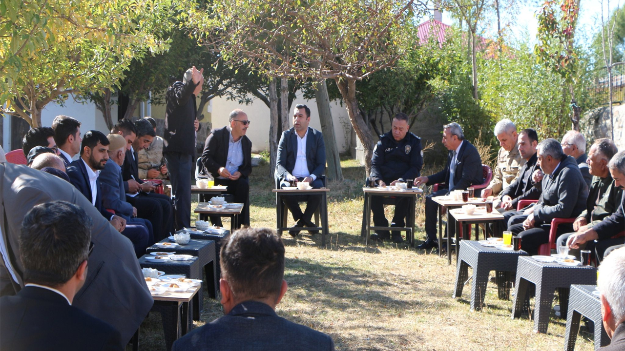 Karlıova Kaymakamı-1