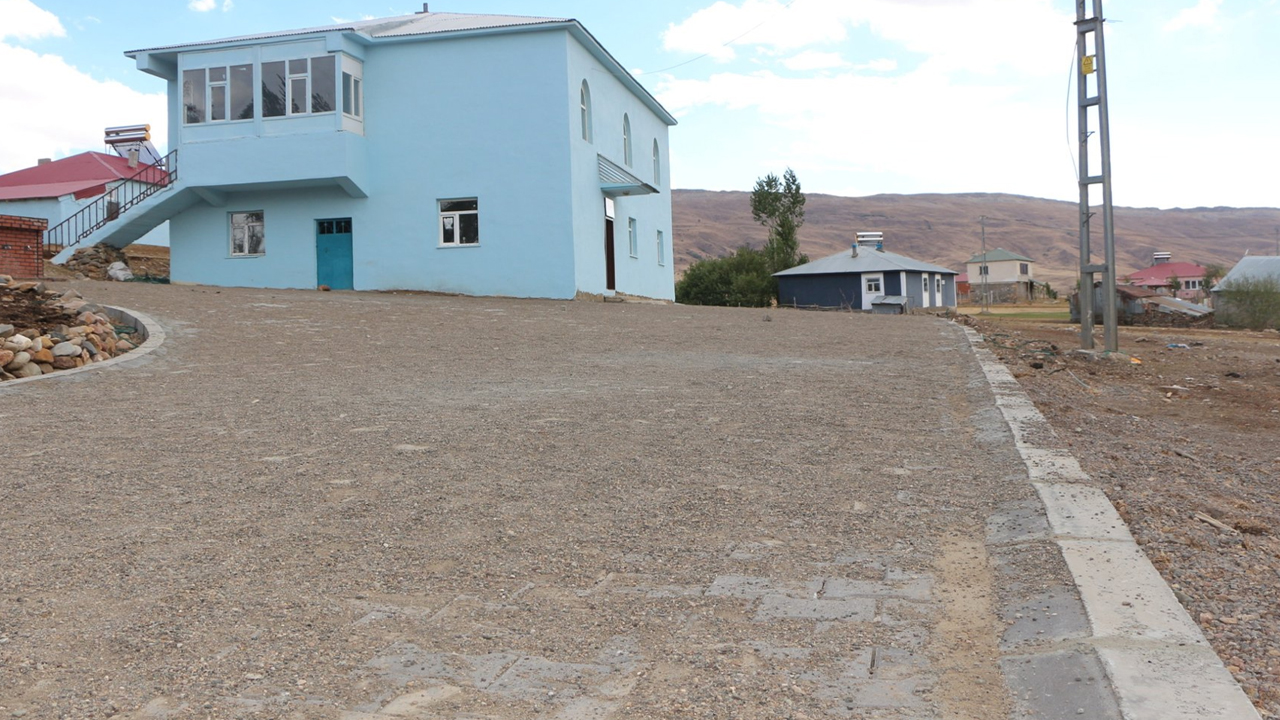 Karlıova Kilittaşı1