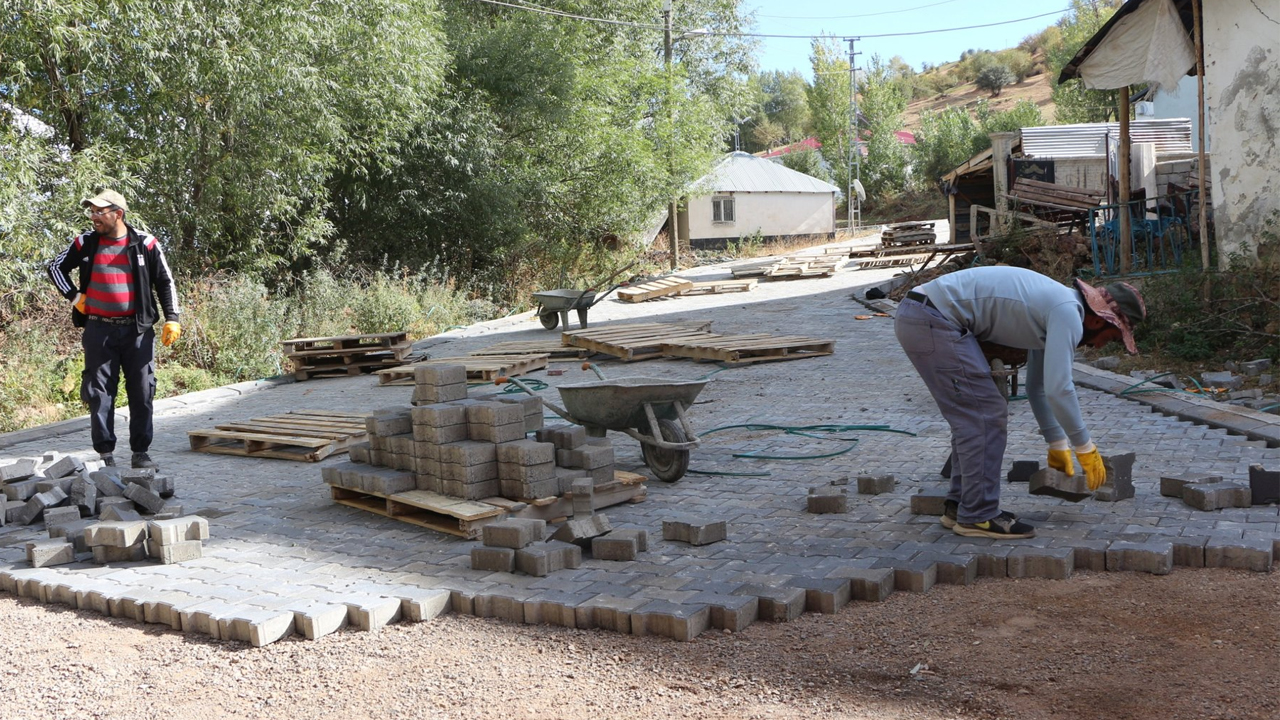 Karlıova Kilittaşı2