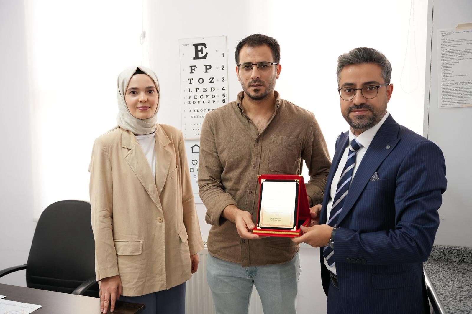 Sağlik Müdürlüğü Doktorlara Plaket (2)