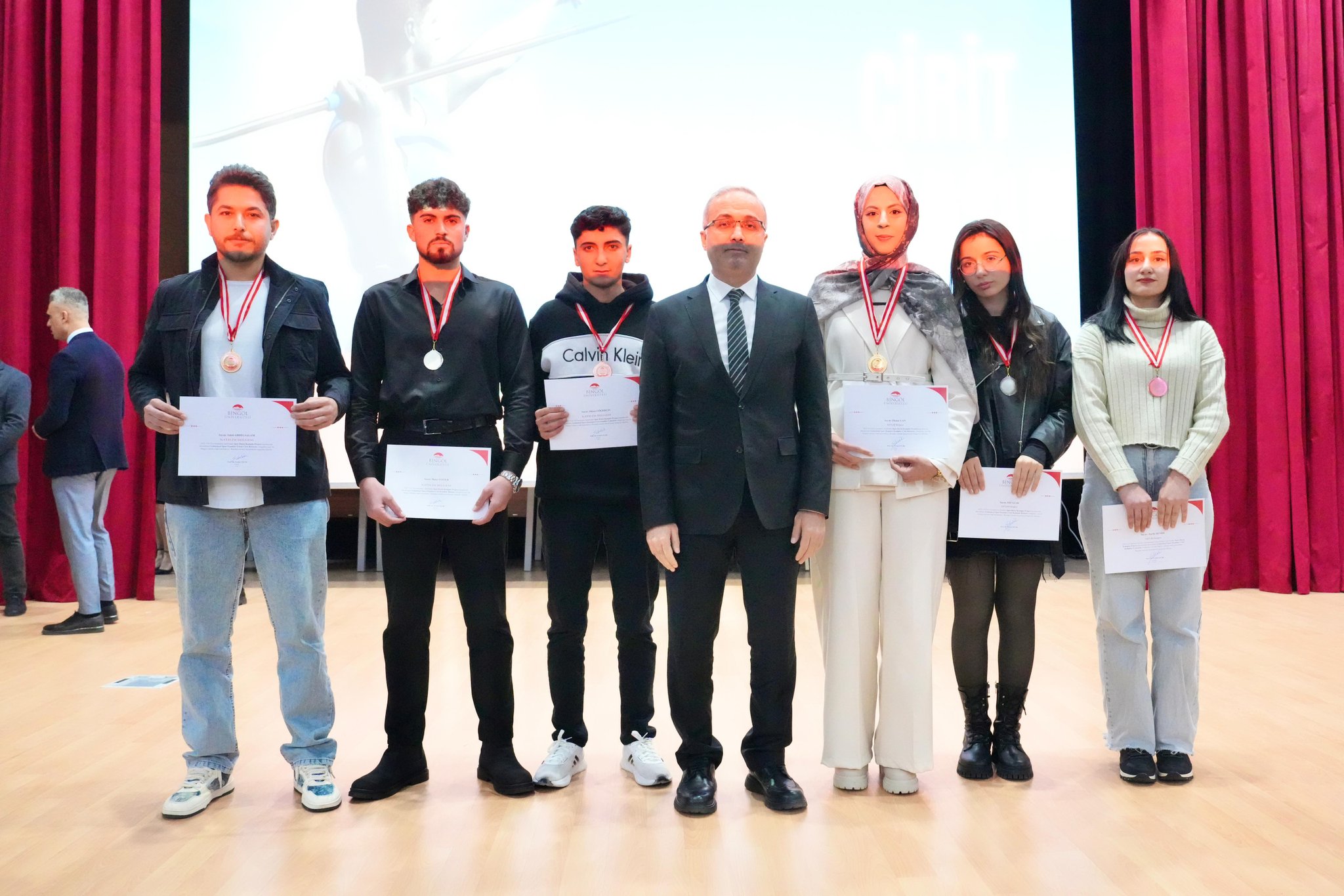 Bingöl Üniversitesinde Sporun En İyileri Ödüllendirildi (2)