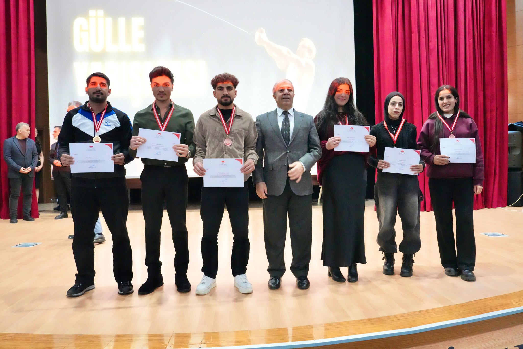 Bingöl Üniversitesinde Sporun En İyileri Ödüllendirildi (3)