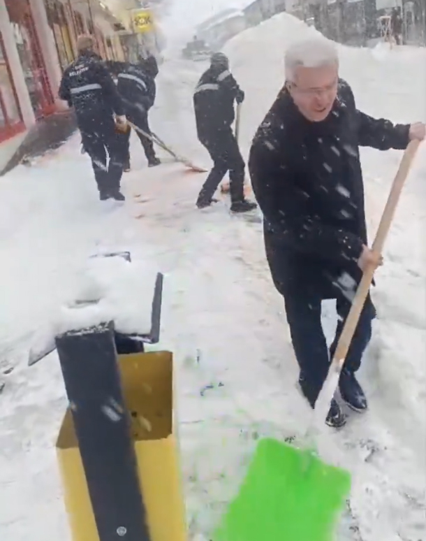 Genç Beledi̇yesi̇1-2