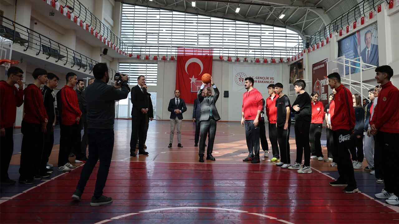 Vali Çelik Gençlik Ve Spor2