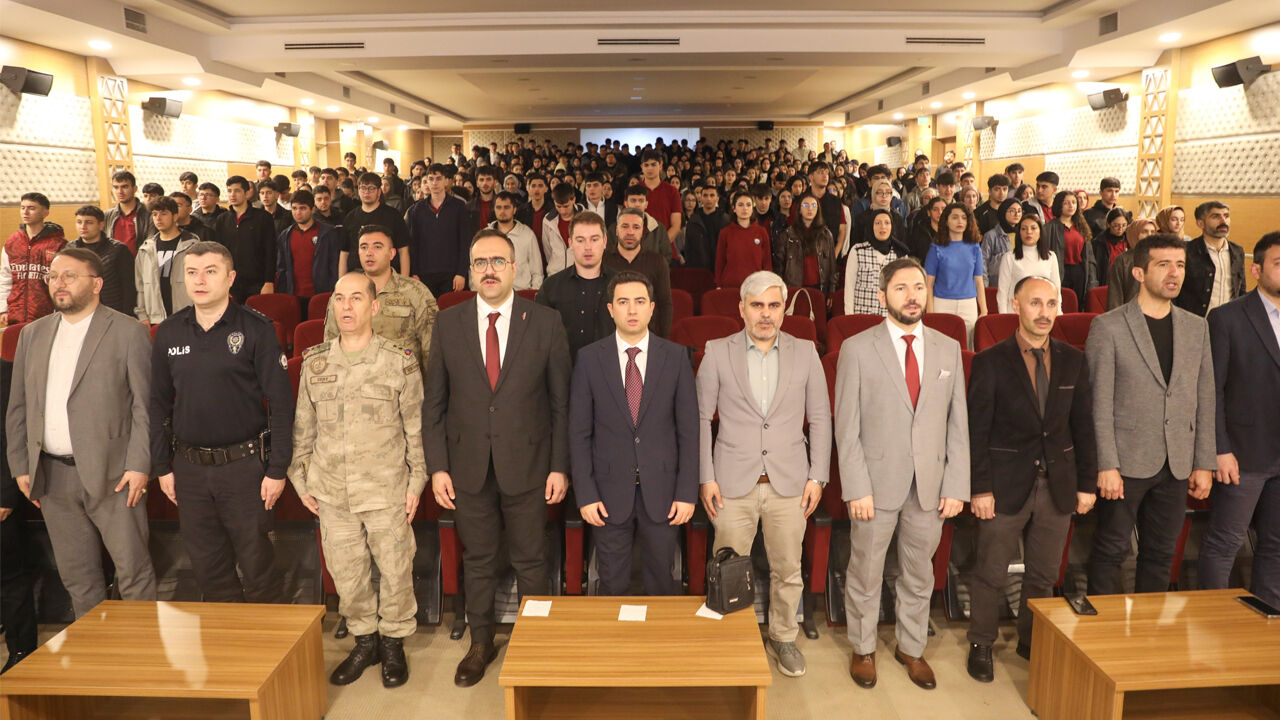 Konferansa Yoğun İlgi̇1