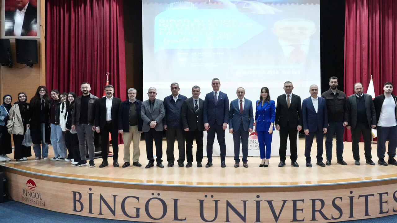 Üni̇versi̇tede Konferans2