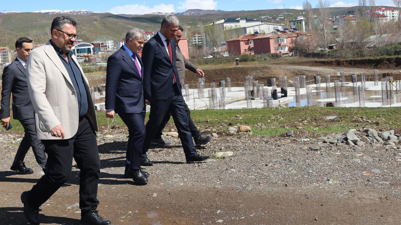 Vali̇ Çeli̇k İncelemelerde Bulundu1