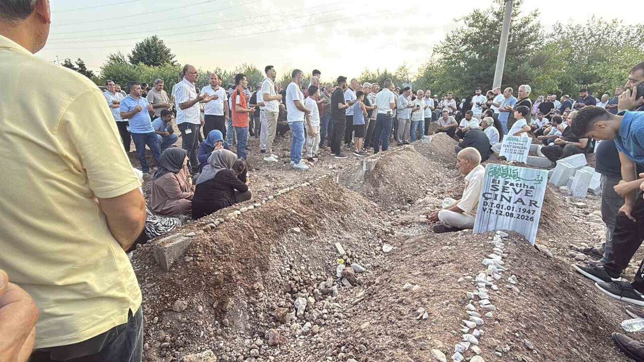 Bingöl Diyarbakır Yolunun Lice-Üçyol Mevkiindeki Kazada Aynı Aileden 7 Kişi Öldü