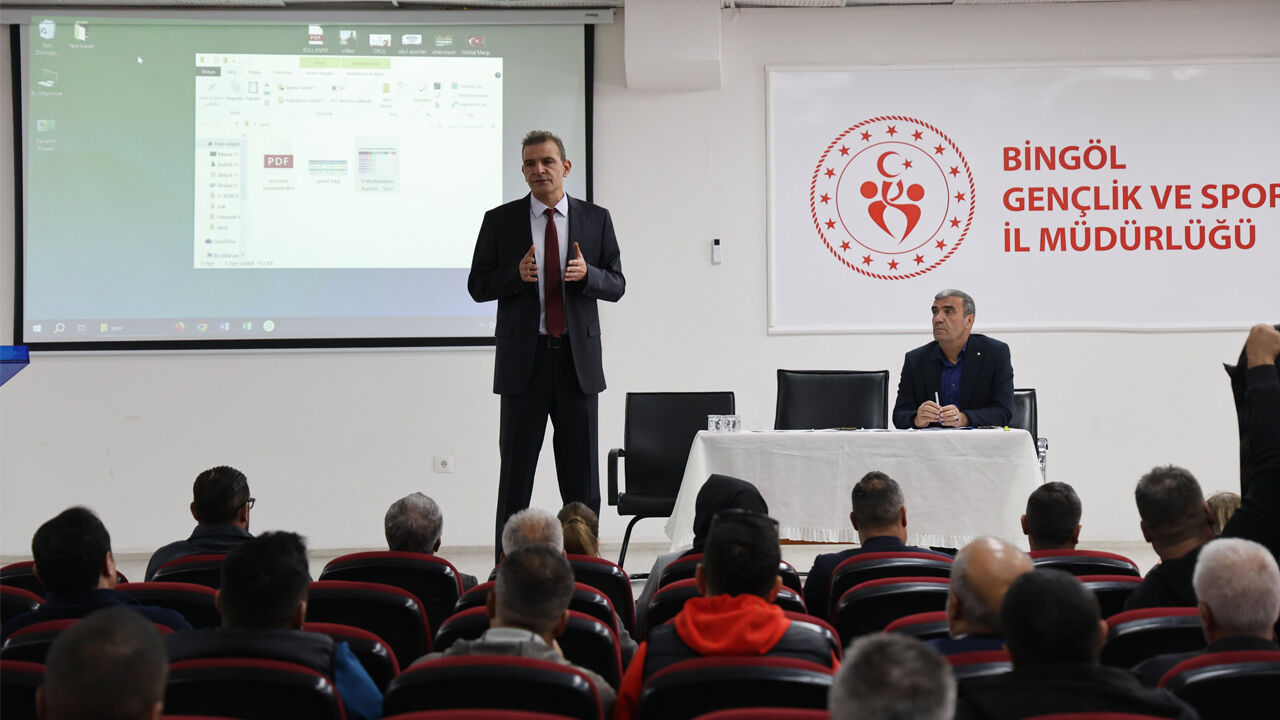 Bingöl İl Gençlik ve Spor Müdürlüğü’nde Değerlendirme Toplantısı