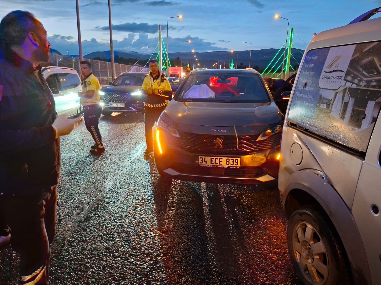 Çapakçur Viyadüğü'nde Zincirleme Trafik Kazası!
