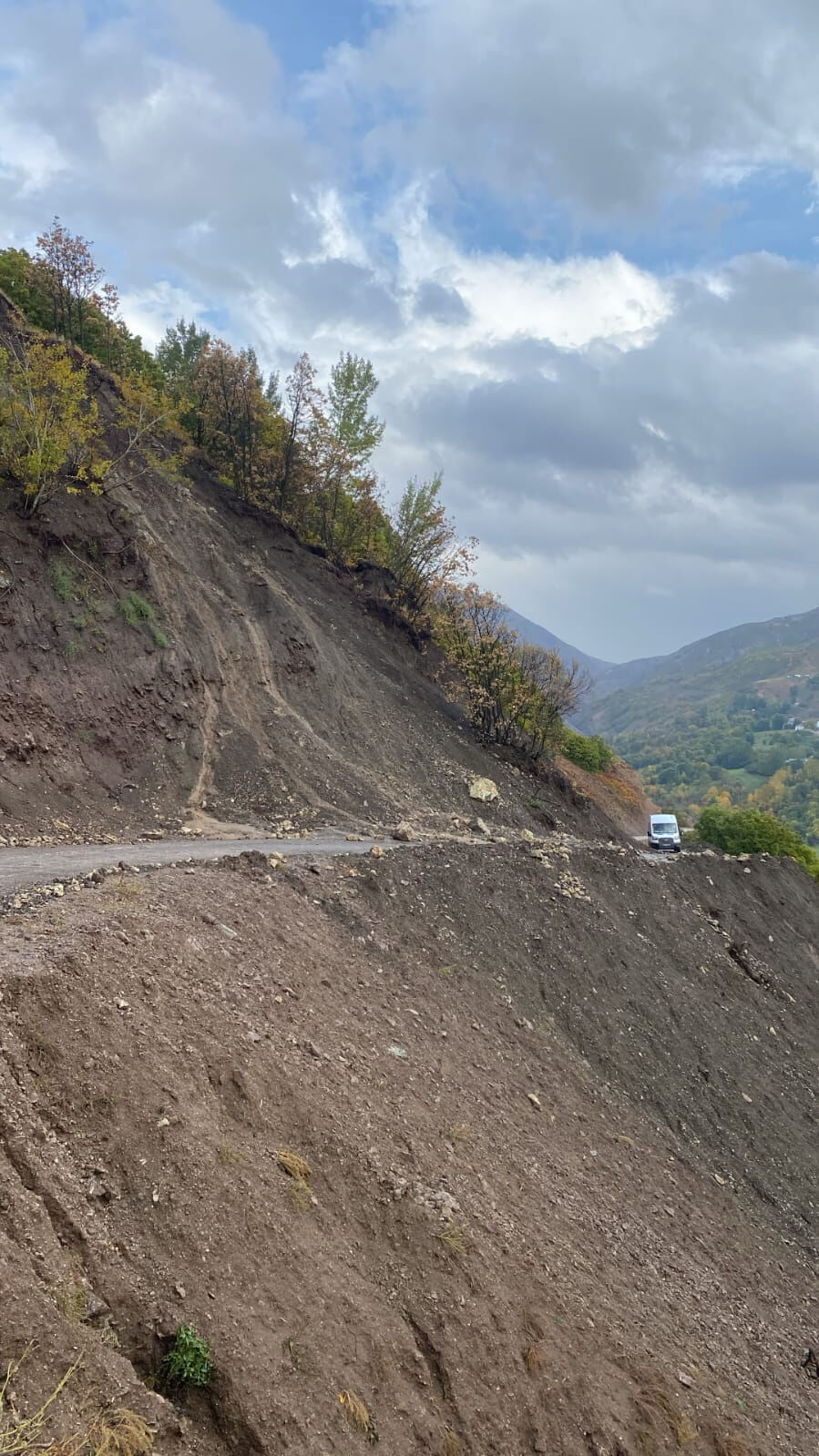 Yedi̇su Heyelan