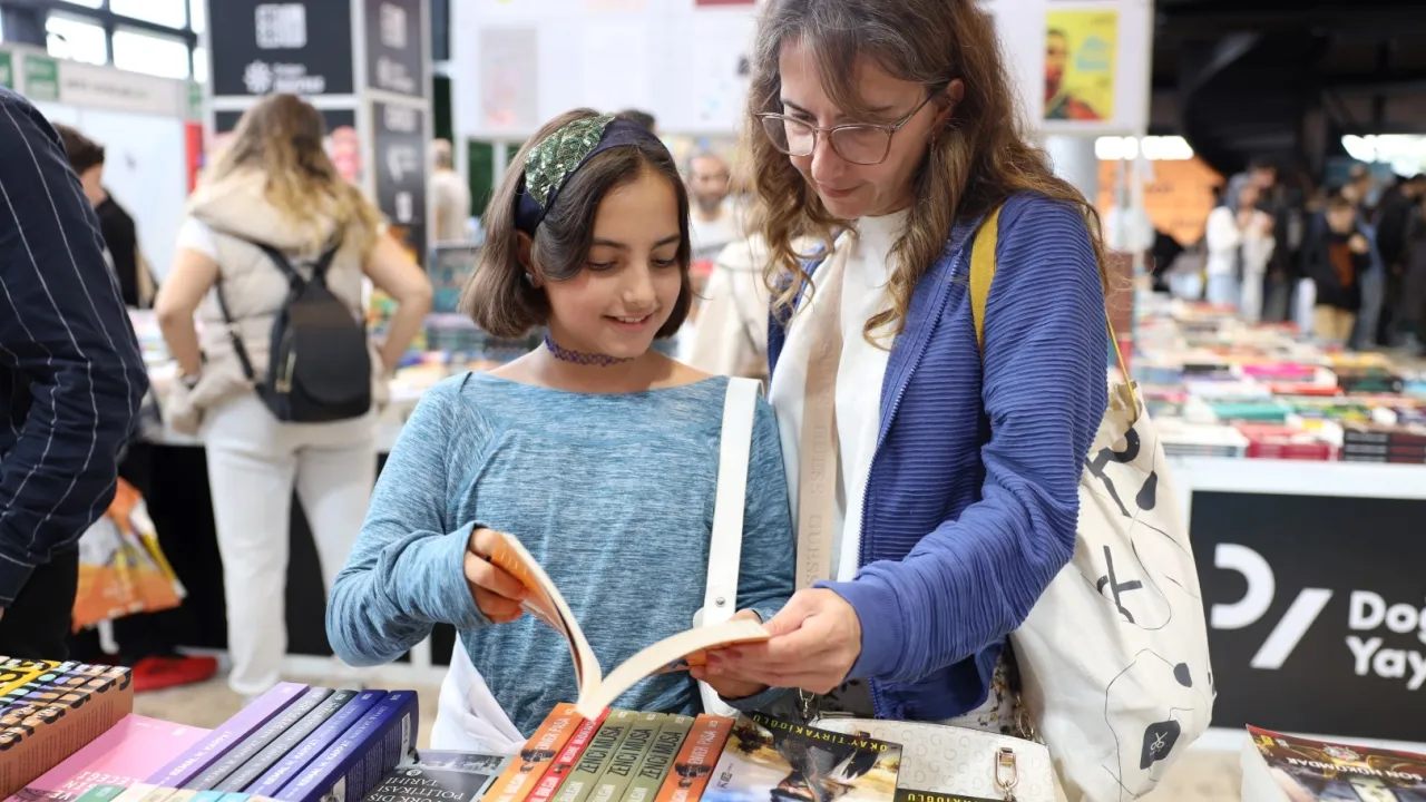Kitap Tutkunundan Duygulandıran Davranış