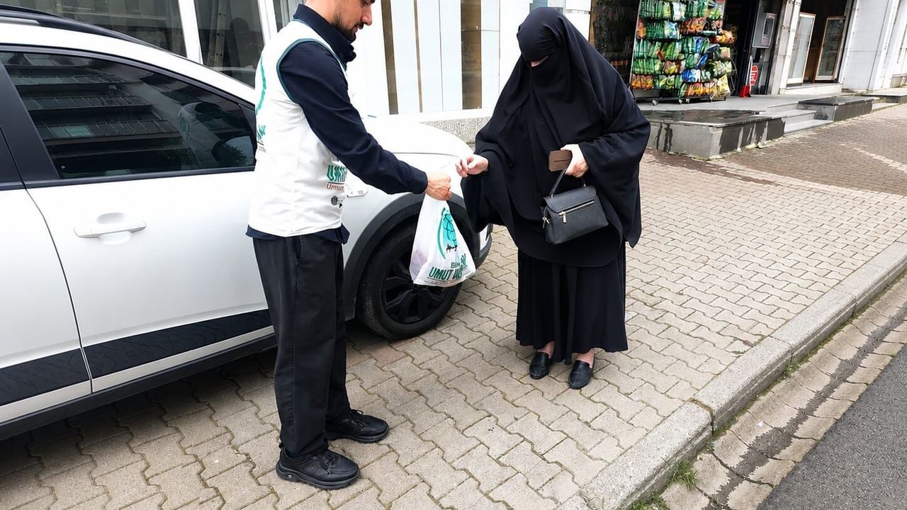 Bingöl Umut Kervanı binlerce aileye kurbanlık ulaştırdı