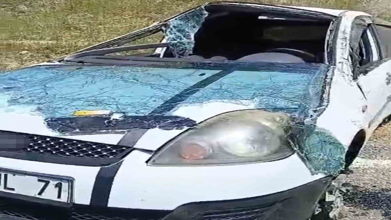 Taziye Yolunda Trafik Kazası: 3 Yaralı