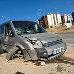 Elazığ’da Hafif Ticari Araç Kaldırıma Çarptı: 1 Yaralı