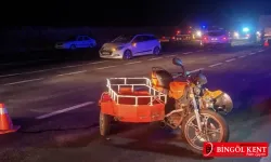 Motosiklet ile otomobil çarpıştı: 1 ölü