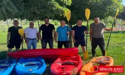 Genç rafting takımına kano desteği