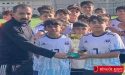 Bingöl'de Yıldızlar Futbol Turnuvası tamamlandı