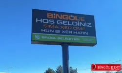 Şehir Girişine Çok Dilli Hoş Geldiniz Tabelası!