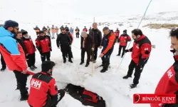 Bingöl'de Gönüllülere 'Çığda Kurtarma Eğitimi' Verildi!