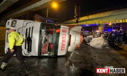 Feci Kaza! Tır Otomobilin Üzerine Devrildi: 4 Ölü