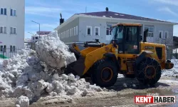 Karlıova Merkezde Karla Mücadele Sürüyor