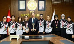 Bingöl Valisi, 'Türkiye Şampiyonu' Takımı Ağırladı