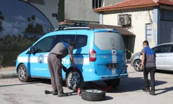 Eskişehir'de Zabıta Araçlarının Lastikleri Kesildi