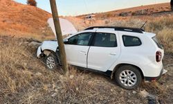 Elazığ'da Araç Şarampole Devrildi: 3 Kişi Yaralandı