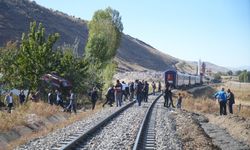 Tren Kazası: 1 Ölü 2 Yaralı