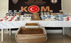 Bingöl'de Onbinlerce Makaron ve Kaçak Tütün Ele Geçirildi