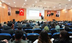 "Yurtdışında Eğitim ve Akademik Burslar" Konferansı Düzenlendi