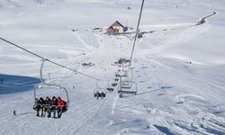 Hesarek’te Kar Kalınlığı 47 Santimetreye Ulaştı