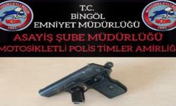 Bingöl'de Şüpheli Araçta Ruhsatsız Tabanca Ele Geçirildi