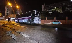 Su Borusunun Patlamasıyla Özel Halk Otobüsü Göçüğe Düştü