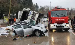 Kamyon Otomobilin Üzerine Devrildi: Sürücü Hayatını Kaybetti