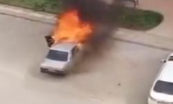 Diyarbakır'da Park Halindeki Otomobil Yandı