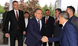 Vali Usta’dan Gençlik ve Spor İl Müdürlüğü’ne Hayırlı Olsun Ziyareti