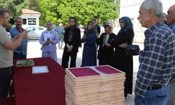 Elazığ'da 18 Üreticiye Törenle İpek Böceği Larvası Dağıtıldı