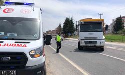 Kamyonla Çarpışan Otomobil Bahçeye Uçtu: 1 Yaralı