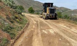 Elazığ'da Köy Yollarında Bakım Onarım Çalışmaları Sürüyor
