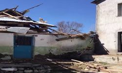 Erzurum'da Hortum, Binaların Çatılarını Uçurdu